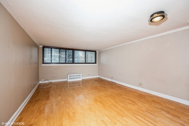 Building Photo - 30 E Division St