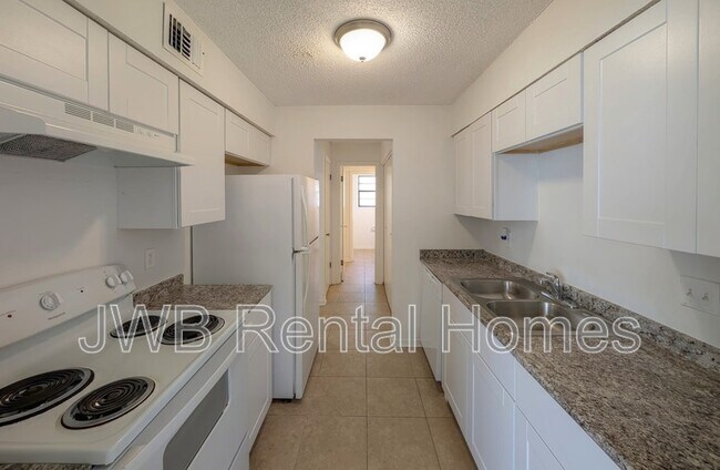Foto del edificio - 476 Bentwood Ln