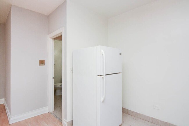 Foto del edificio - 4856 N Damen Ave