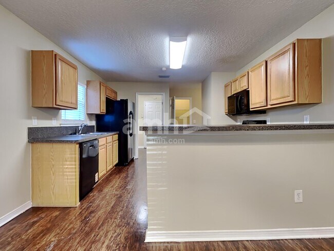 Foto del edificio - 7652 Vandalay Dr