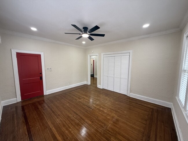 Building Photo - 2738 Riverside Ave