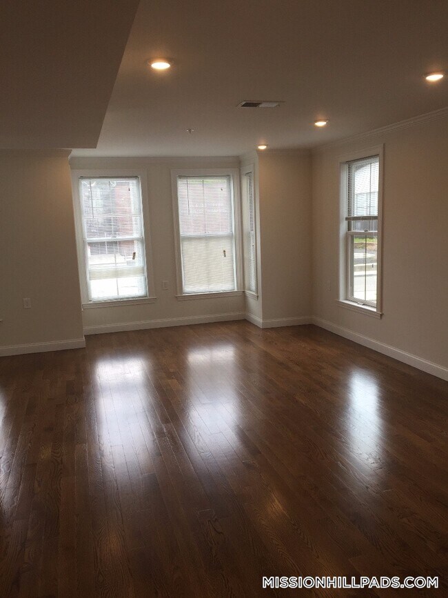 Foto del edificio - 2747 Washington St
