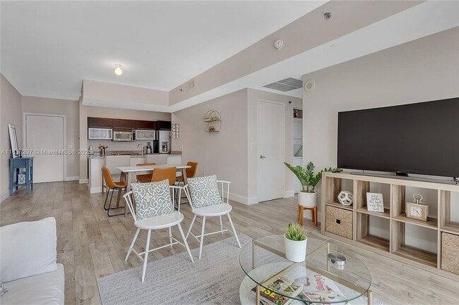 Building Photo - 950 Brickell Bay Dr Building Photo - 950 Brickell Bay Dr