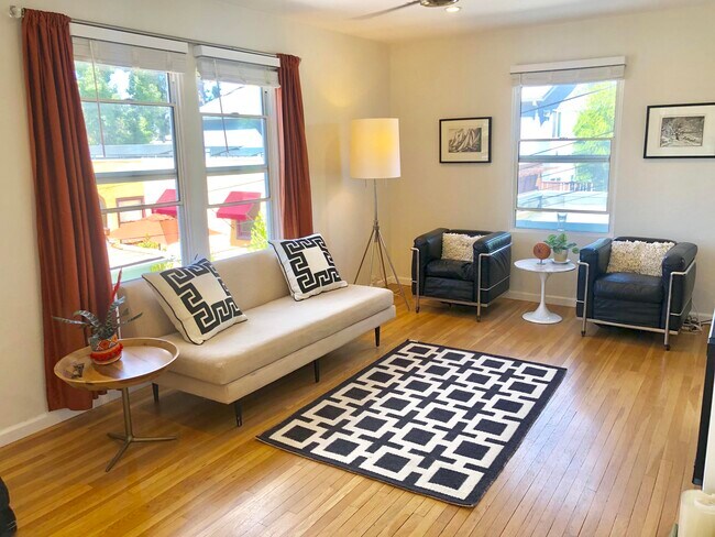 Light open living room - 3207 1/2 30th St