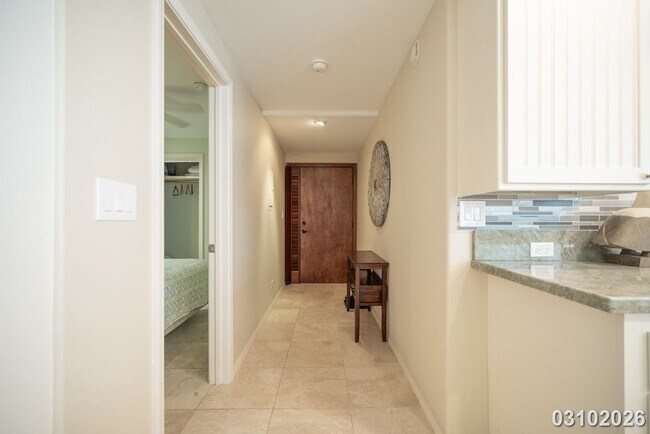 Building Photo - RARELY AVAILABLE FULLY FURNISHED CORAL STRAND CONDO IN WAIKIKI 1BR/1BA/1PKG