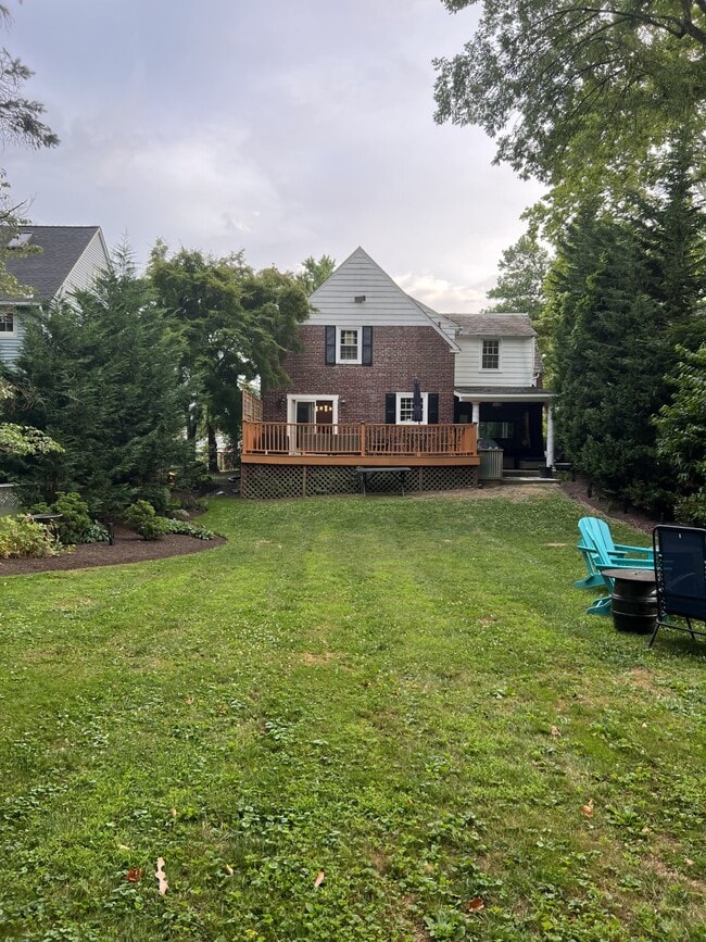 Photo - 7809 Elm Ave (Wyndmoor, PA) House