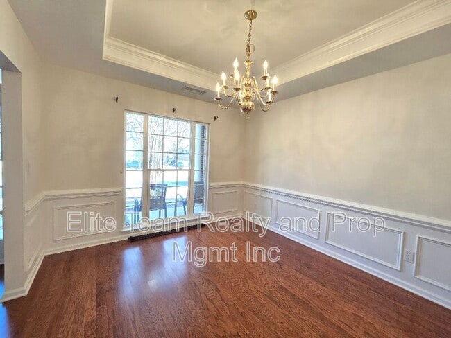 Foto del edificio - 8221 Brookings Dr