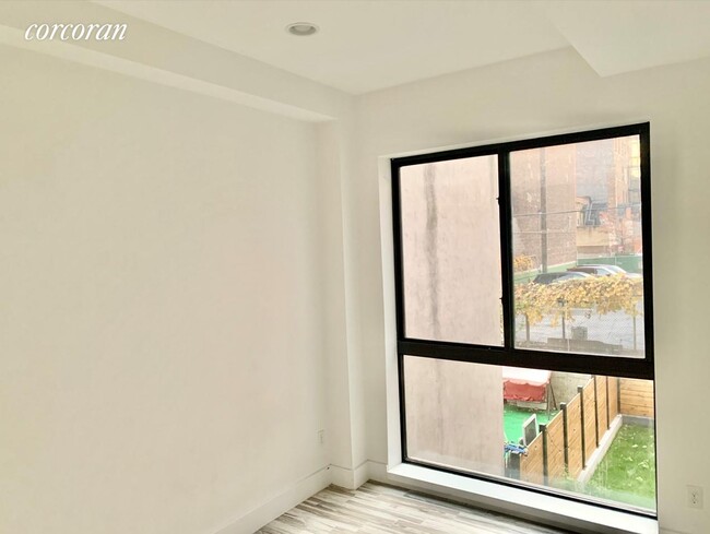 Foto del edificio - 418 E 153rd St