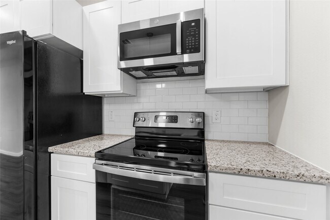 Building Photo - 8161 Tate St