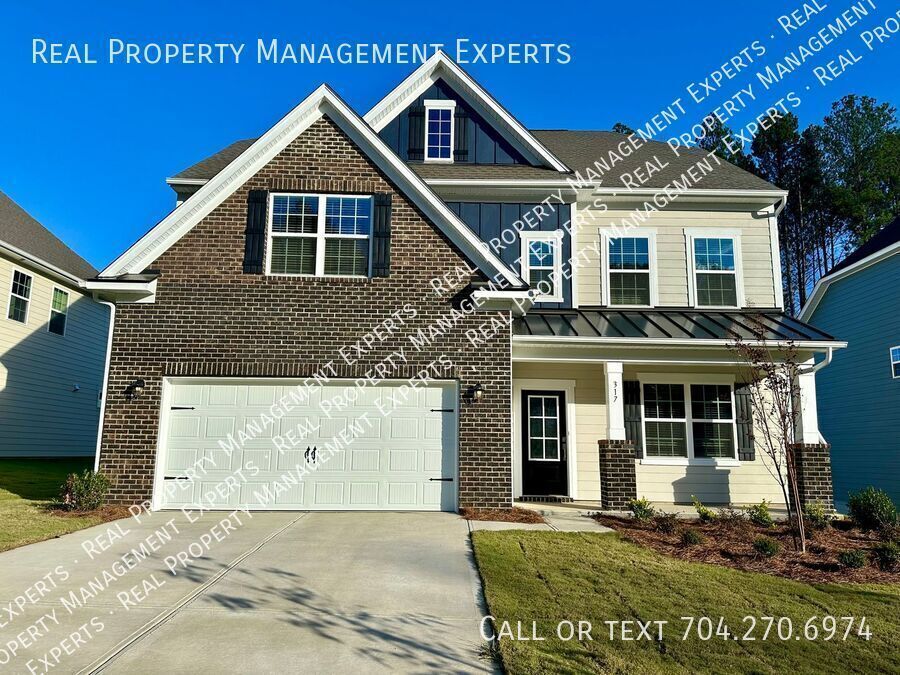 Foto principal - Stunning New Construction 5BR/3.5BA Home i...