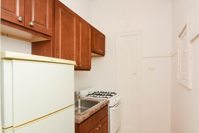 Foto del edificio - 2536 N Sawyer Ave