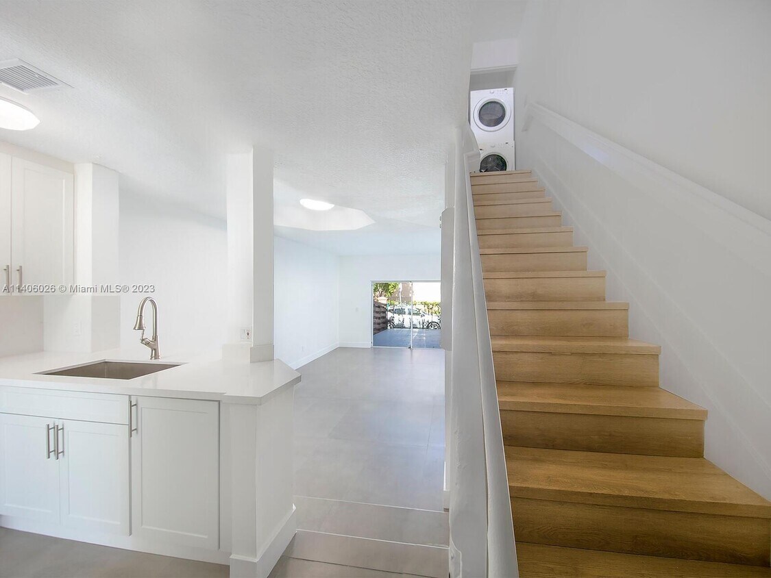 8260-nw-10th-st-unit-6-miami-fl-33126-condo-for-rent-in-miami-fl