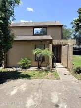 Building Photo - 5646 Pinebay Cir S