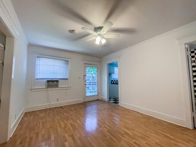 Foto del edificio - 1251 N Ogden Dr