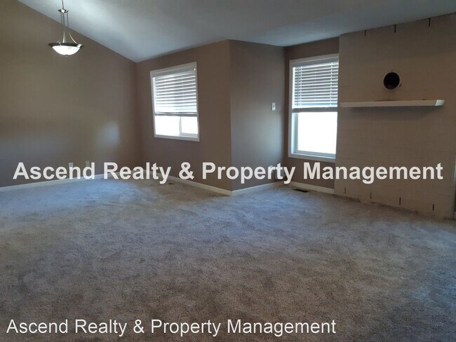 Building Photo - 3 br, 2 bath House - 7225 SW 160th Av