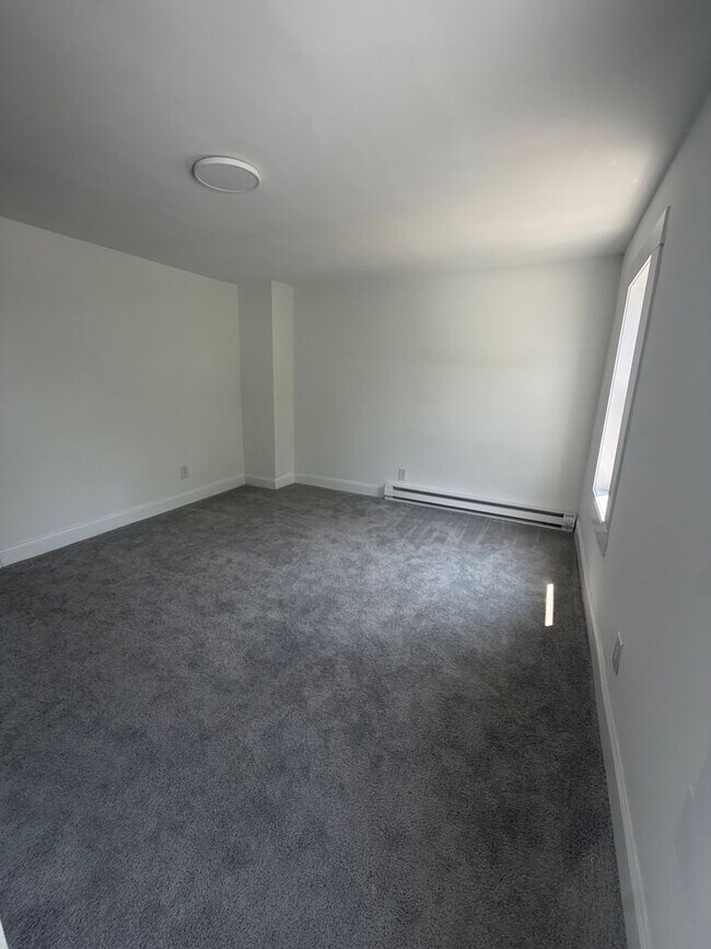 Foto del edificio - Fully Remodeled 4/5 Bedroom, 2 Bath Home Townhome in desirable West End Lancaster