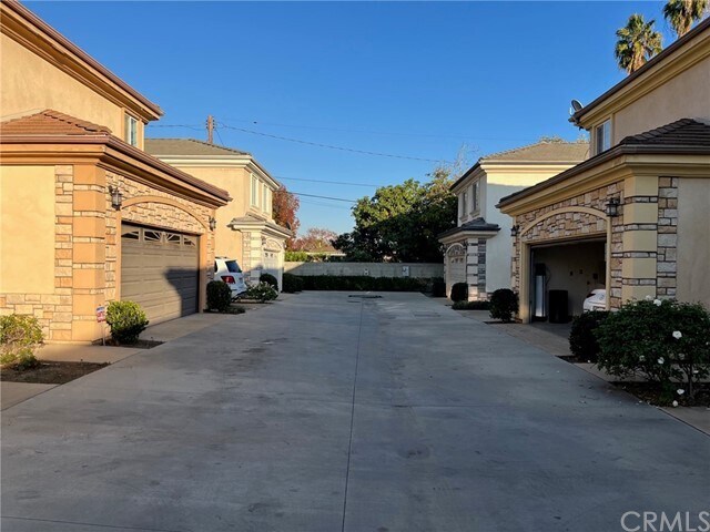 Primary Photo - 6156 Temple City Blvd