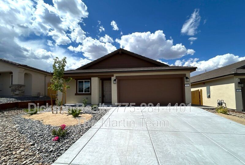 Primary Photo - 904 Cascade Range Dr