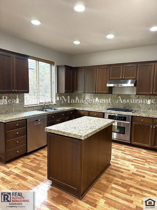 Building Photo - 13933 SW Walnut Creek Way