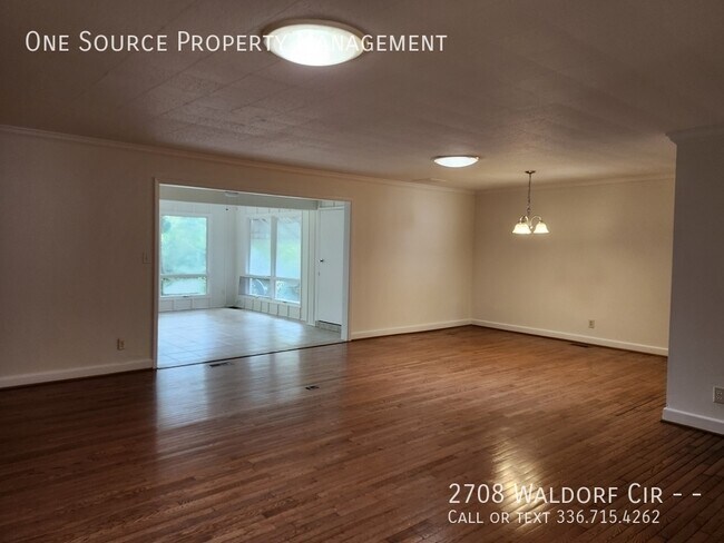 Foto del edificio - 2708 Waldorf Cir