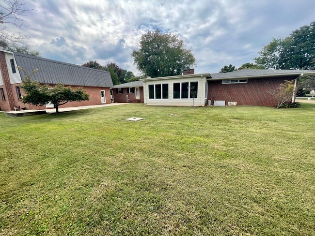 Foto del edificio - 3 bedroom 2.5 bath in the heart of Athens!...