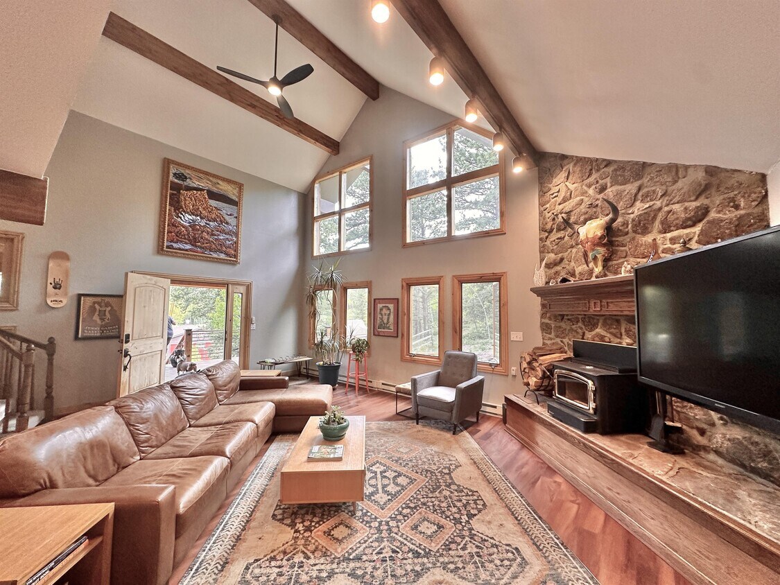 Primary Photo - 163 N Dory Lakes Dr
