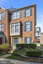 Building Photo - 2710 Manhattan Pl