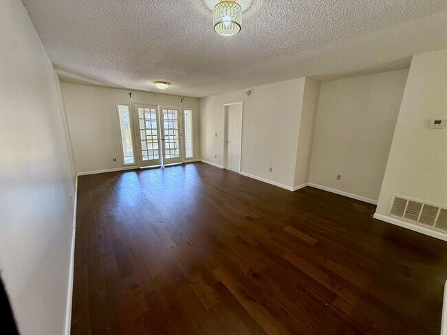 Foto del edificio - 4454 Middlebrook Rd