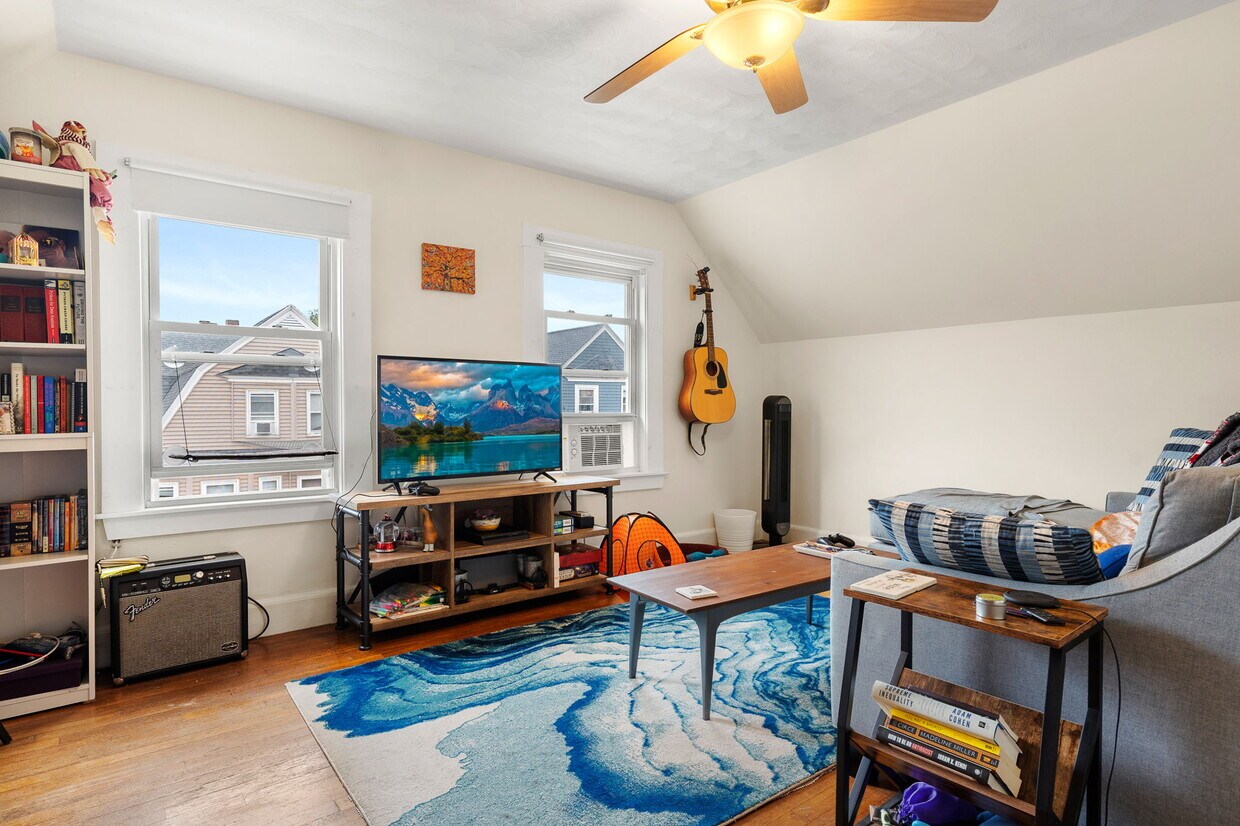 Foto principal - 61 Simpson Ave