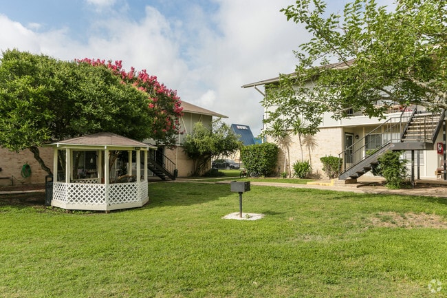 Pagoda y parrilla para barbacoa - RiverStone Apartment Homes
