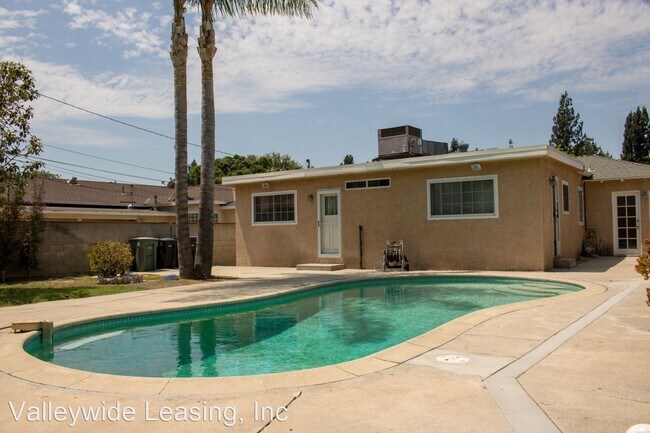 Building Photo - 4 br, 2 bath House - 1902 N Maple St