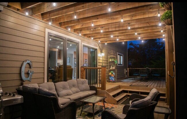 Covered deck and balcony - 1524 Foxfire Dr