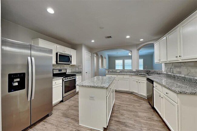 Foto del edificio - 22210 Summer Breeze Ln
