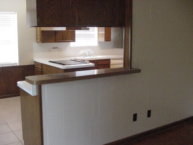 Building Photo - 4118 Elderwood Dr