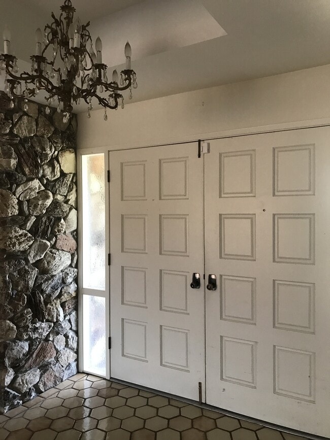 Building Photo - Expansive 3,600 Sq Ft Home on 10,000 Sq Ft Lot - Coming soon!