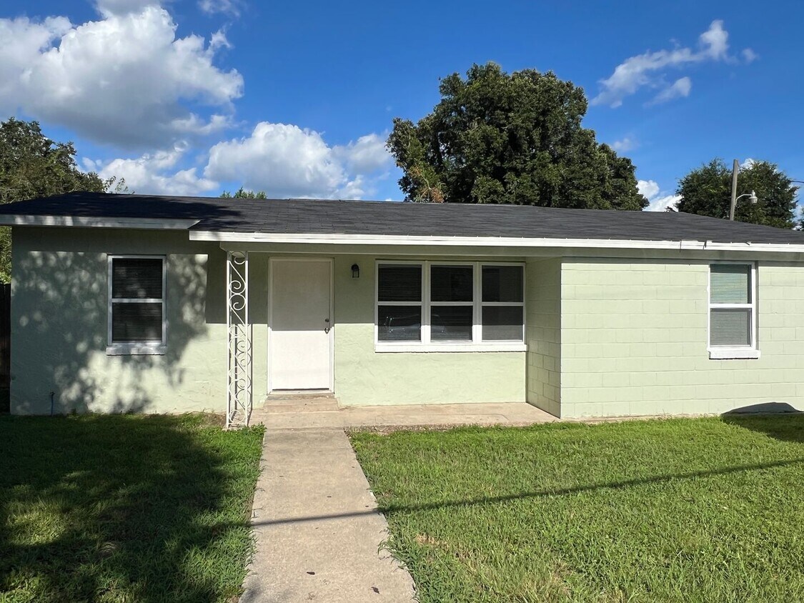 Primary Photo - Cute 3 Bedroom