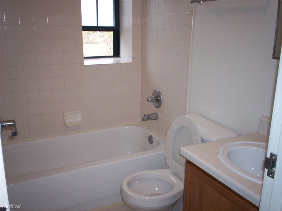 Primary Photo - 5121 W Chicago