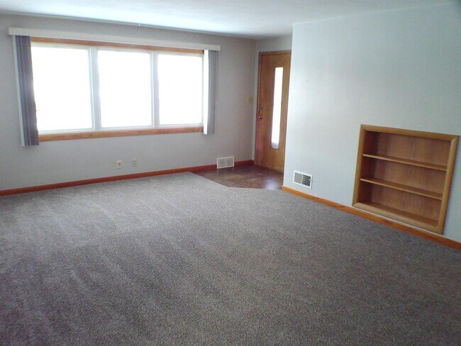 Foto del edificio - 1131 W Commercial St
