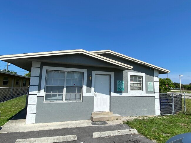 Front of Property - 778 SW 2nd Ave House