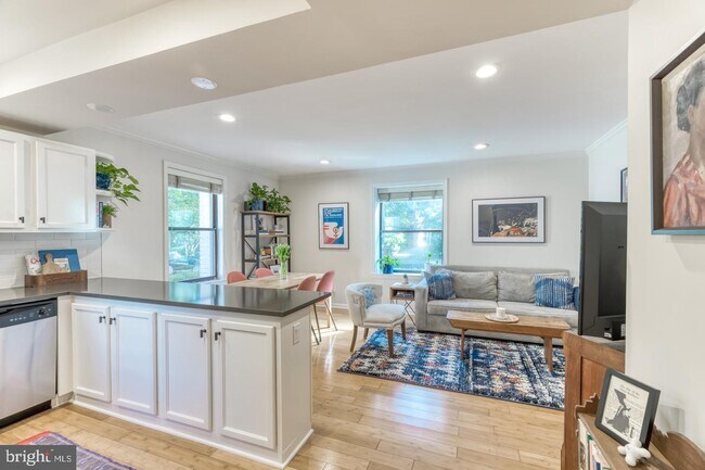 Building Photo - 2310 Ashmead Pl NW