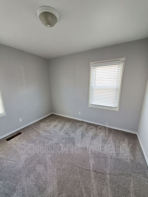 Building Photo - 2853 Gibson Dr