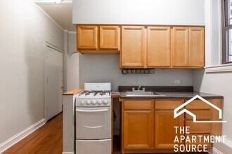 Building Photo - 4641 N Paulina St