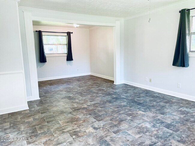 Building Photo - 109 Birch Dr