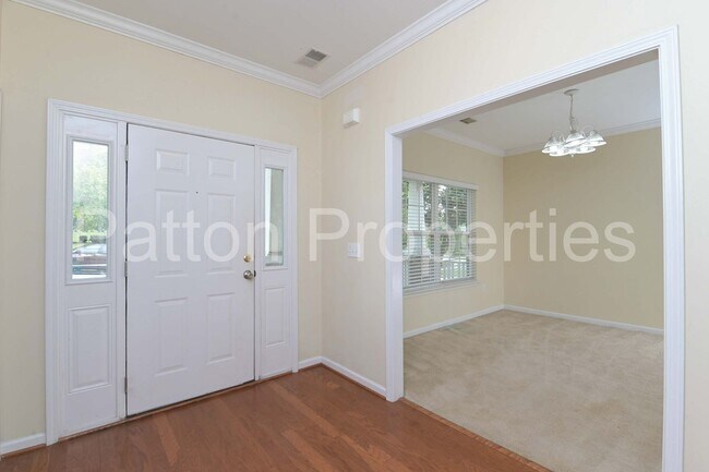 Building Photo - Rosewood Hills Home