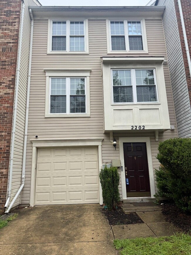 Building Photo - 2202 Commissary Cir
