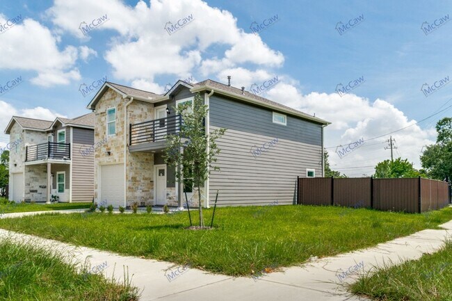 Foto del edificio - New 3/2.5 in the Heart of Houston!