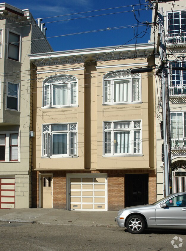 Primary Photo - 479 7th Ave