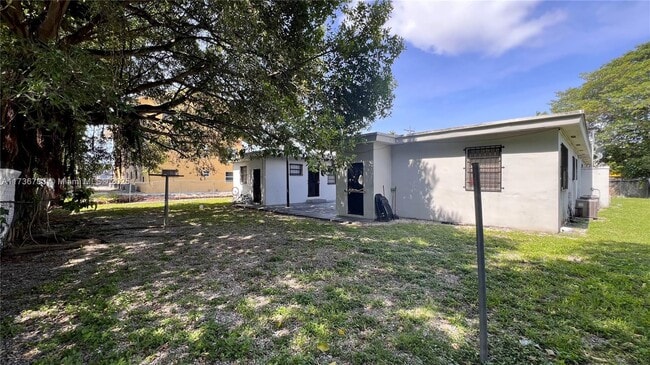 Building Photo - 3711 NW 24th Ave