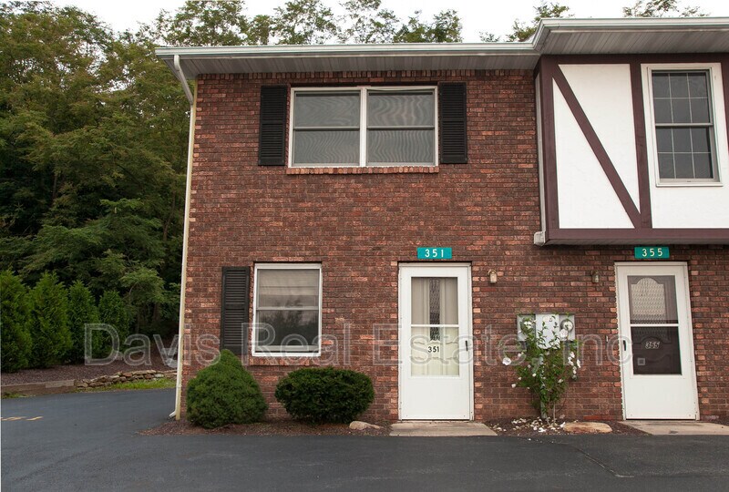 Primary Photo - 351 Grape St