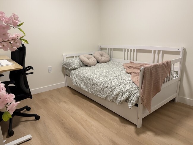 Building Photo - 8615-8108 108 St NW